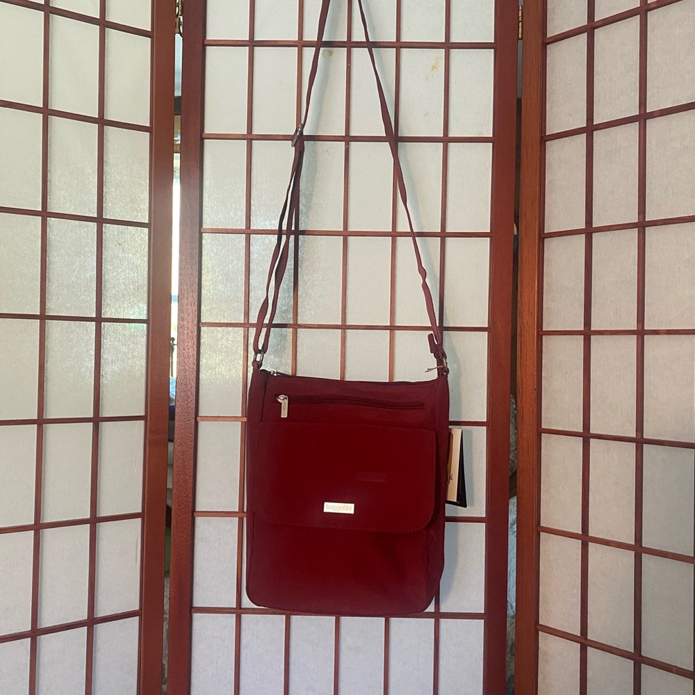 Baggallini Town Bag Cranberry
